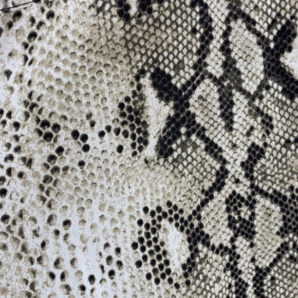 Ivivi Button Down Snake Pattern Blouse - Picture 6 of 10